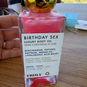 TRULY Luxury Body Oil in Shimmery Pink